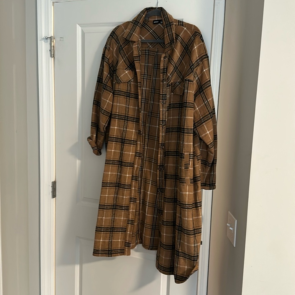 BOUTIQUE  soft plaid shacket worn once! Size LG!